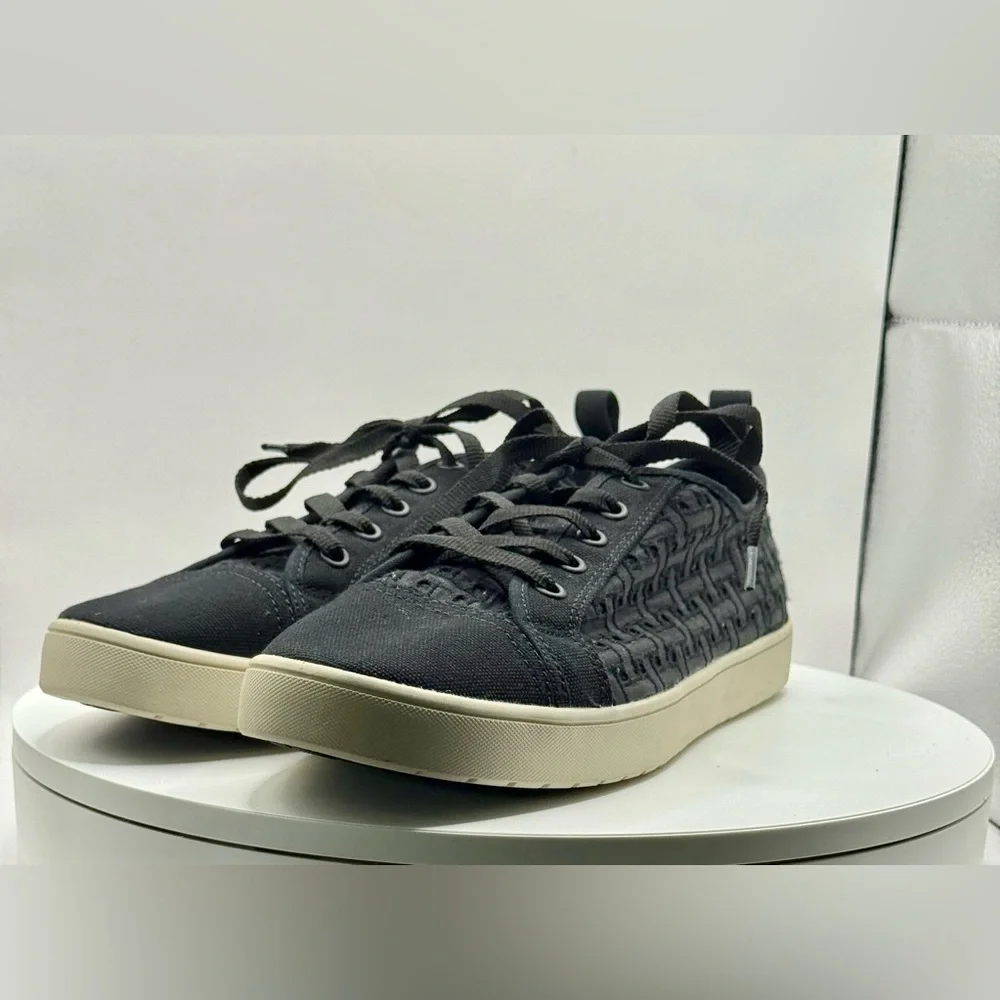 Koolaburra by UGG Women’s Black Lace-Up Sneakers Size 11‎